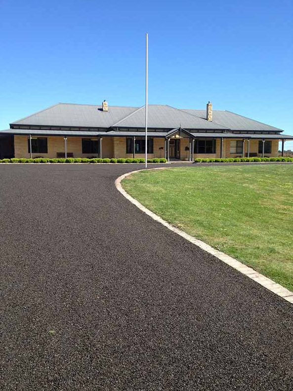 This is a photo of an asphalt driveway which has been installed by Doncaster Road Tech